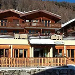 Residenz Edelweiss 아파트호텔 3*
